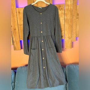 Ladies Grey Dress with a little elastic band